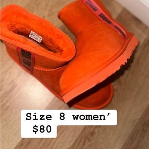 Women Uggs size 8